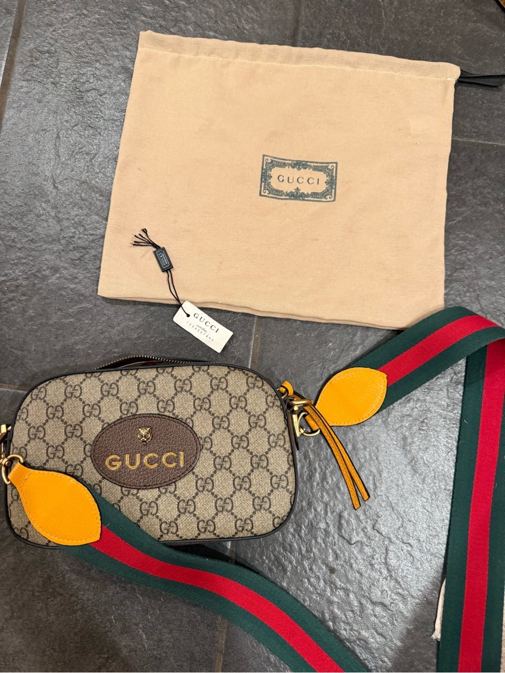 Gucci Neo Vintage GG Supreme Camera Bag Crossbody Messenger 476466